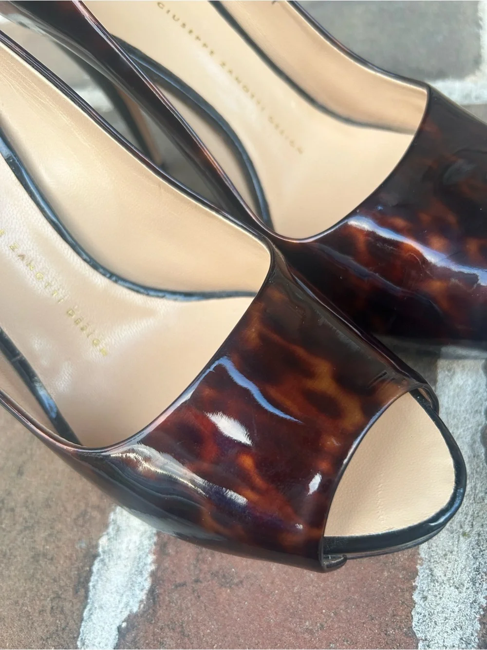 Giuseppe Zanotti sleek patent